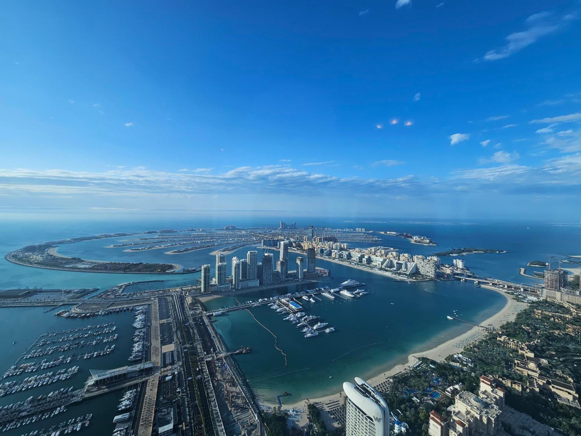 Super Host At Highest Residential Tower In The World, Private Rooms In A Shared Apartment Dubai Buitenkant foto